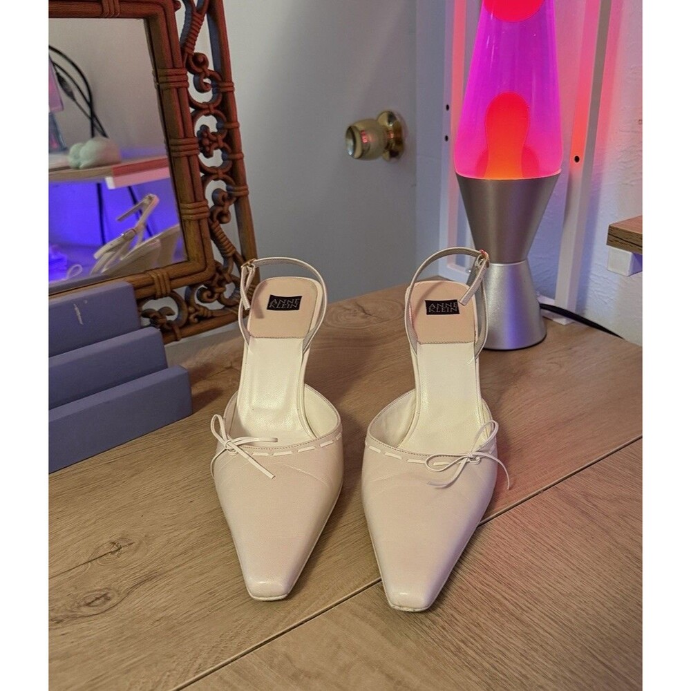 90s Anne Klein Slingback Pointed Toe With Bow Heels Ivory Sz 7.5 Italy Vintage